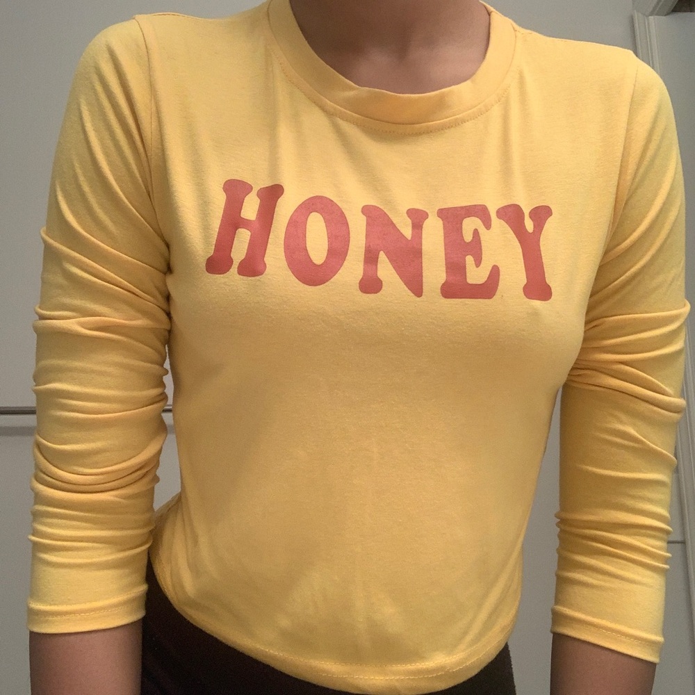“HONEY” CROP TOP